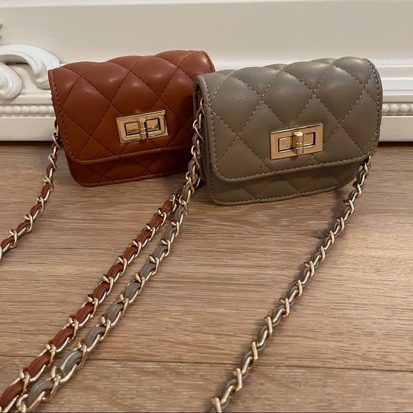 Hugs Quilted Faux Leather Chain Purse - Picture 3 of 8